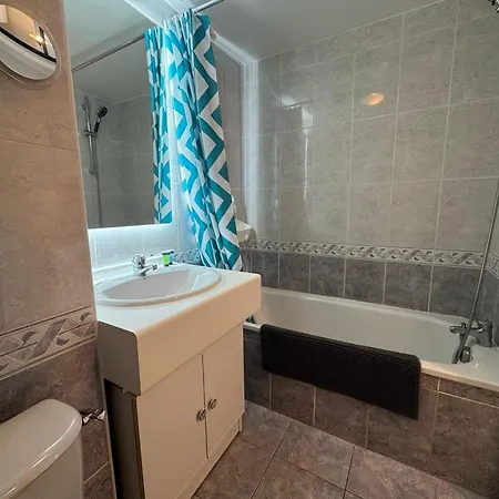 T2 Renove Avec Terrasse Proche - Fr-1-239-1106