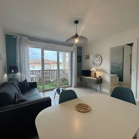 T2 Renove Avec Terrasse Proche - Fr-1-239-1106 *